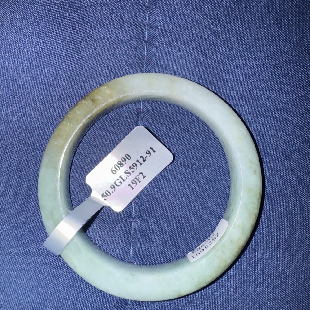Elegant Green Jade Bangle Bracelet